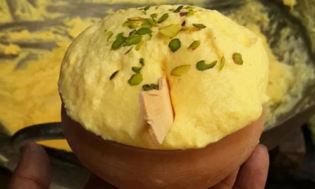 Malaiyo: Banaras’ Winter Whisper That Melts Before You Blink